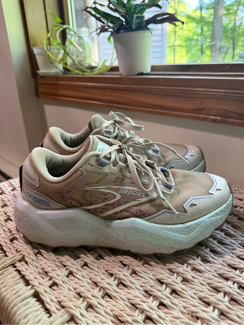 Brooks Women's Beige/Tan Glycerin Athletic Running Shoes